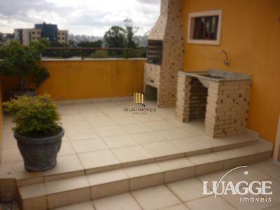 casa com 4 dormitórios, sendo uma suíte , e 530 area privativa