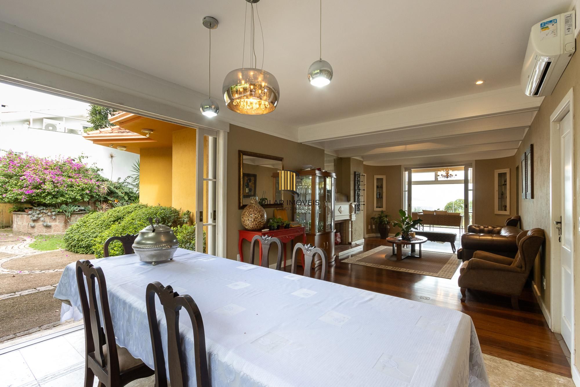 Casa 4 dormitórios no bairro Vila Conceição