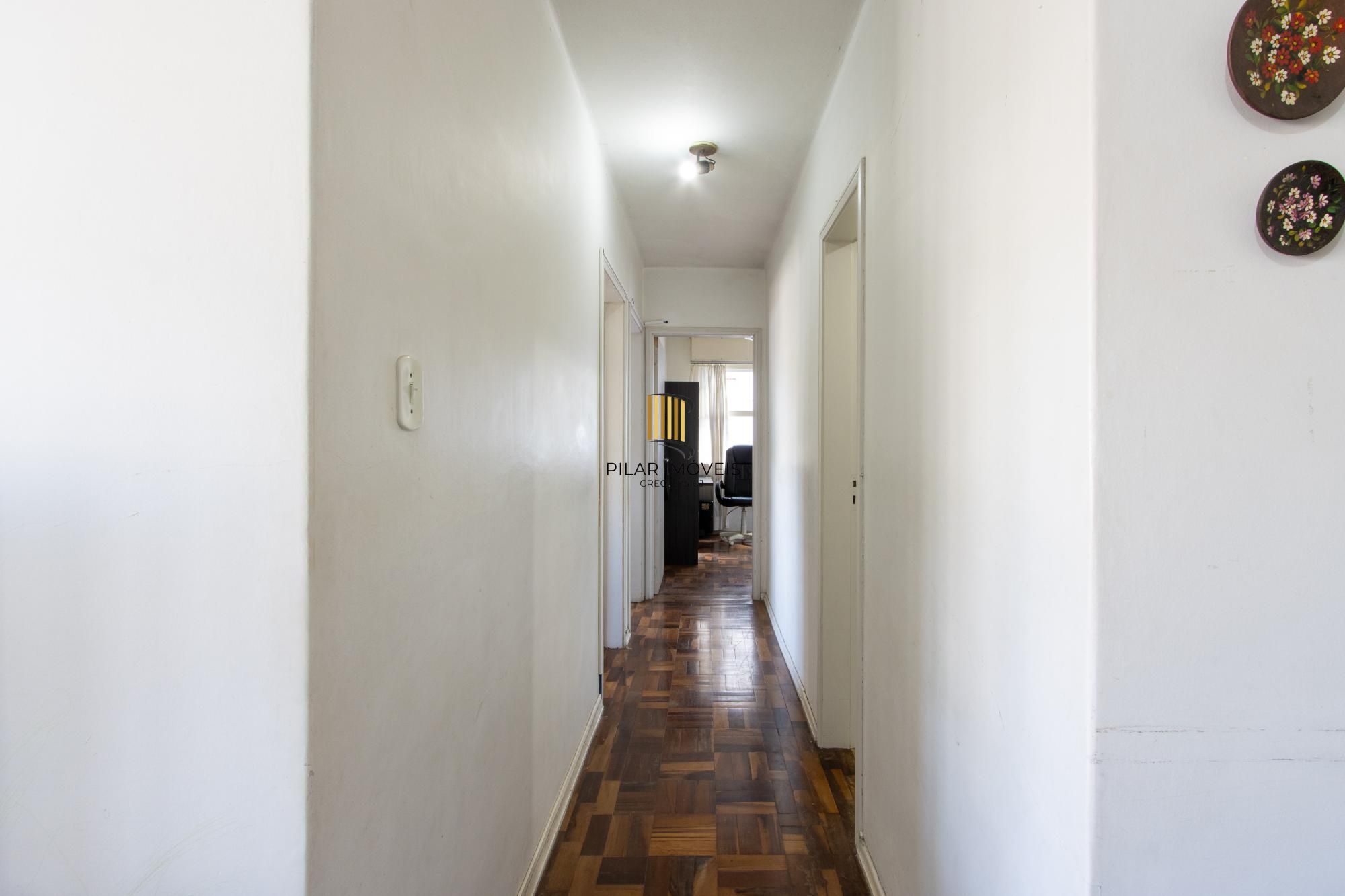 Apartamento de 3 dormitórios com uma vaga de garagem à venda no bairro Menino Deus – Porto Alegre