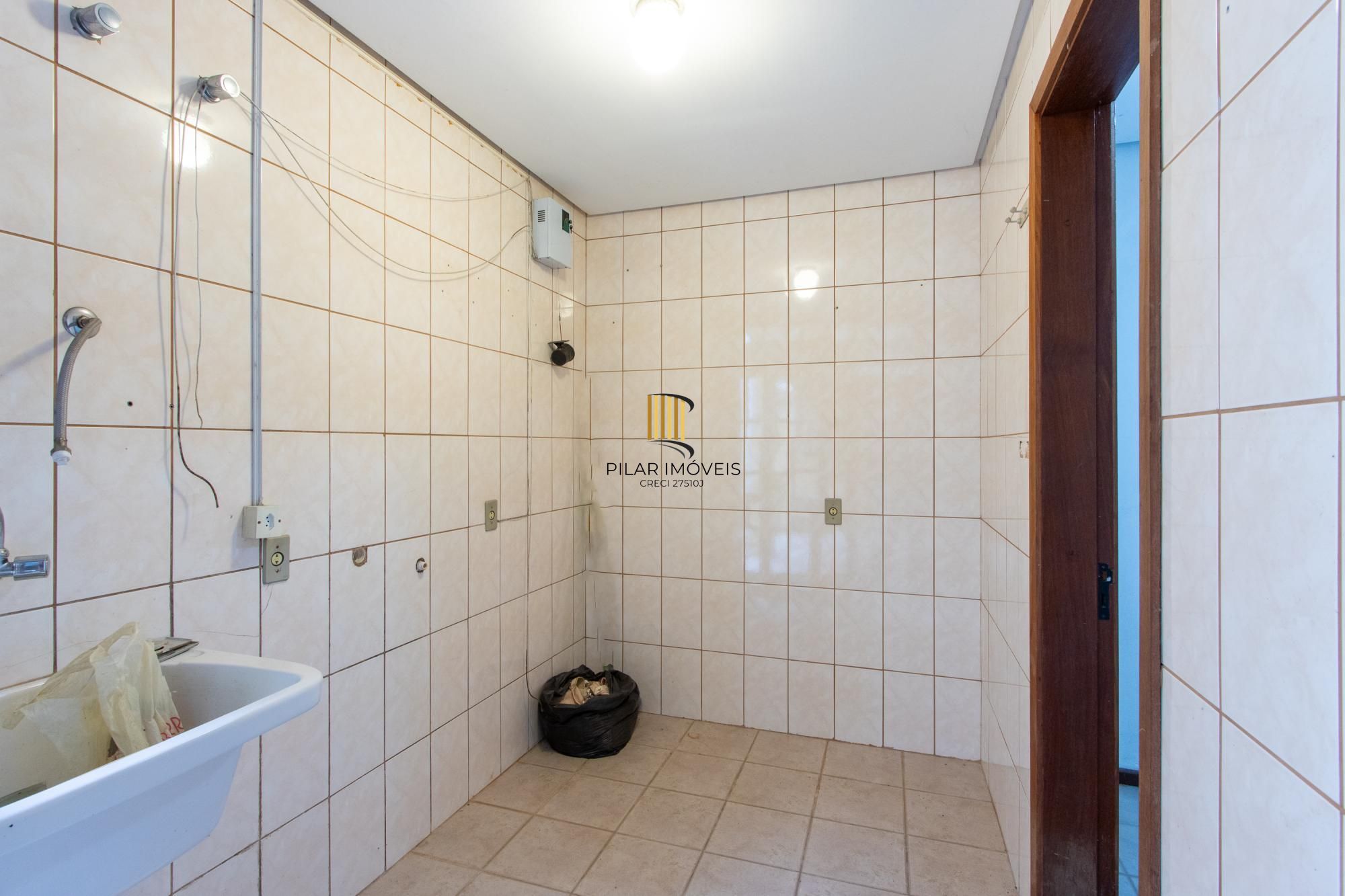 Casa de Condomínio 3 dormitórios no bairro Ipanema