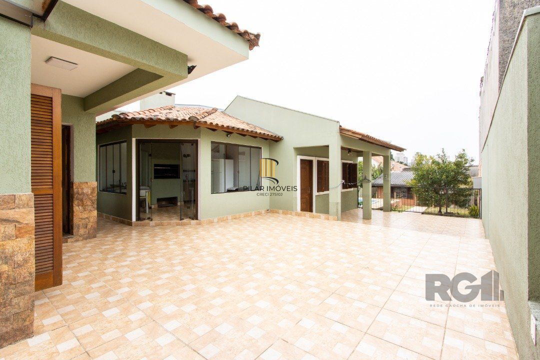 Casa 6 dormitórios no bairro Tristeza
