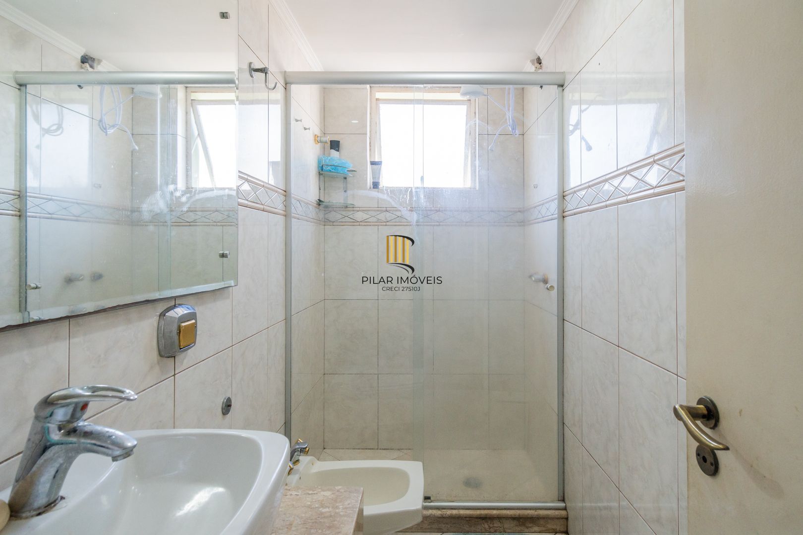 Apartamento com 70,37m², 2 dormitórios, de casal com sacada