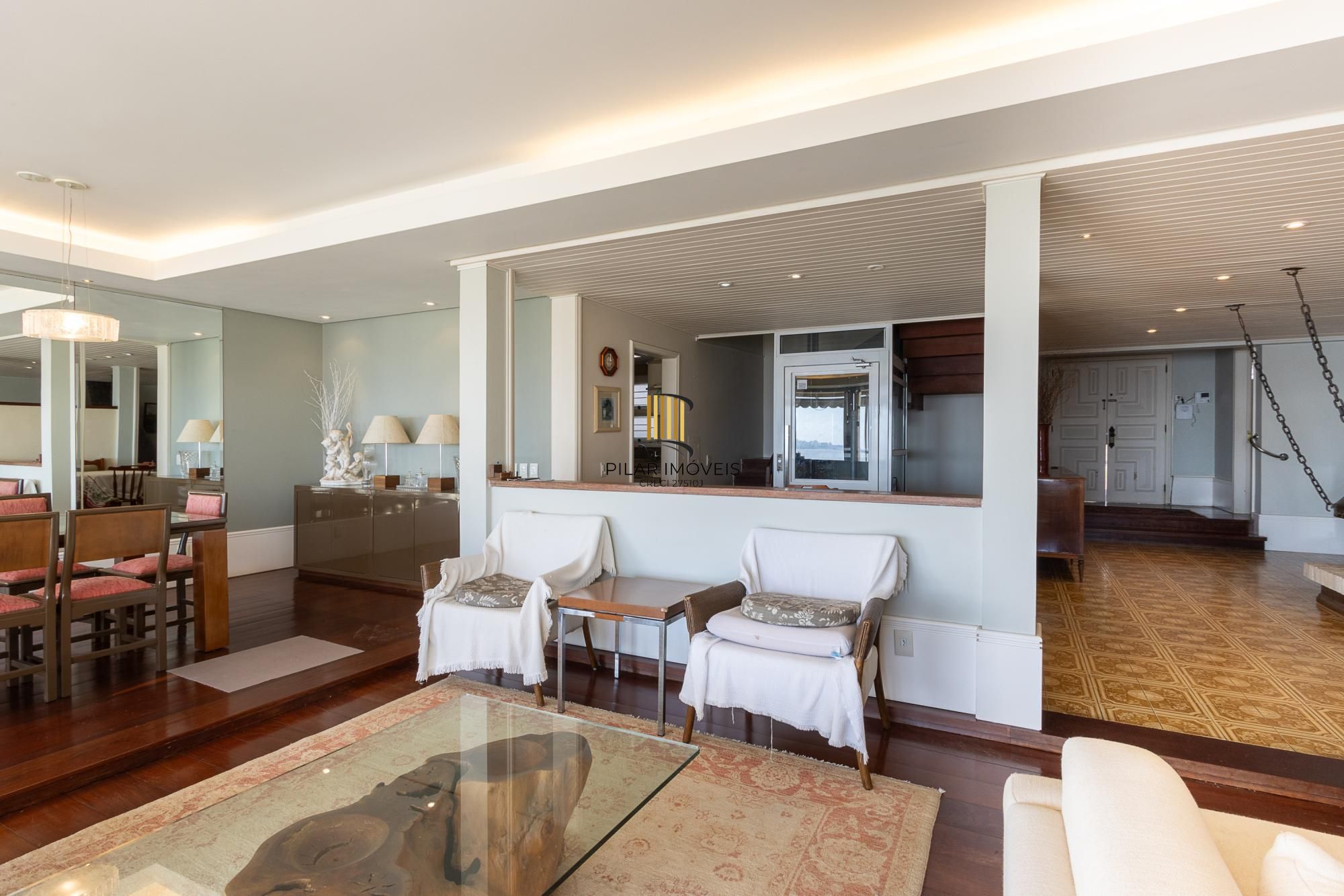 Residência em endereço nobre na Vila Assunção, com vista privilegiada para o Guaíba e clubes náuticos!