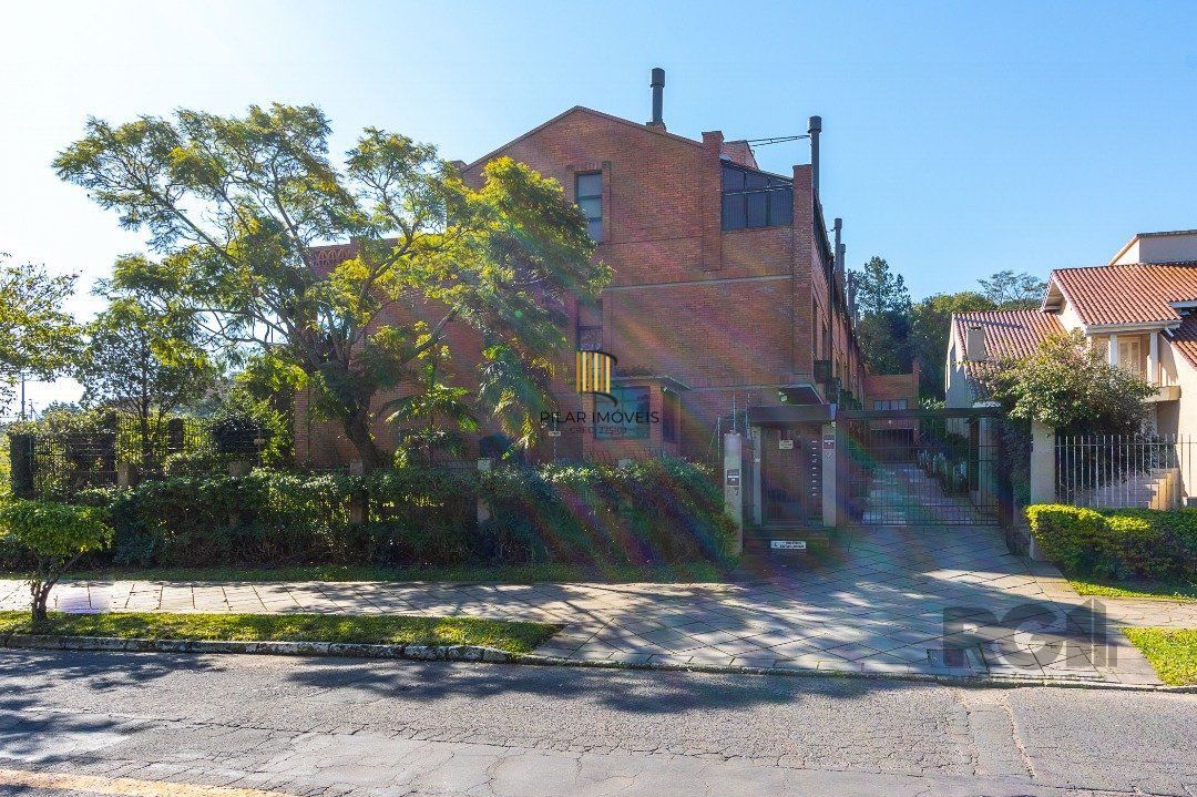 Excelente casa de 3 andares em condomínio fechado - Pilar Imóveis