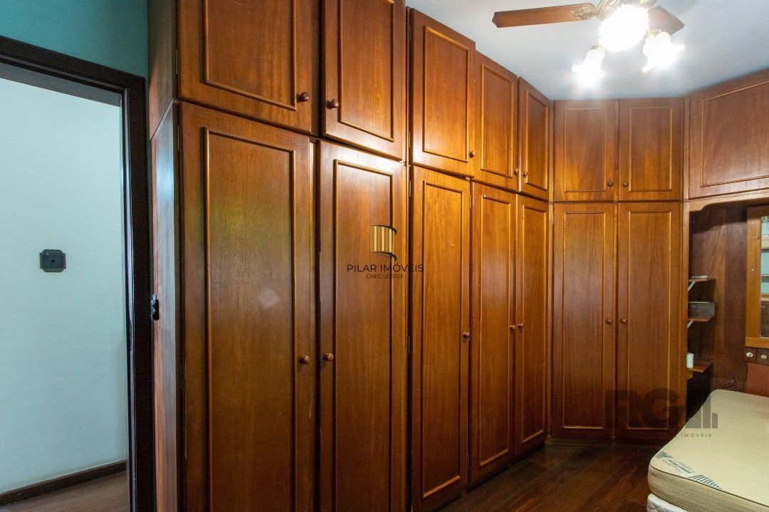 Casa para Venda - 500m², 4 dormitórios, sendo 1 suites, 4 vagas - Coronel Aparício Borges