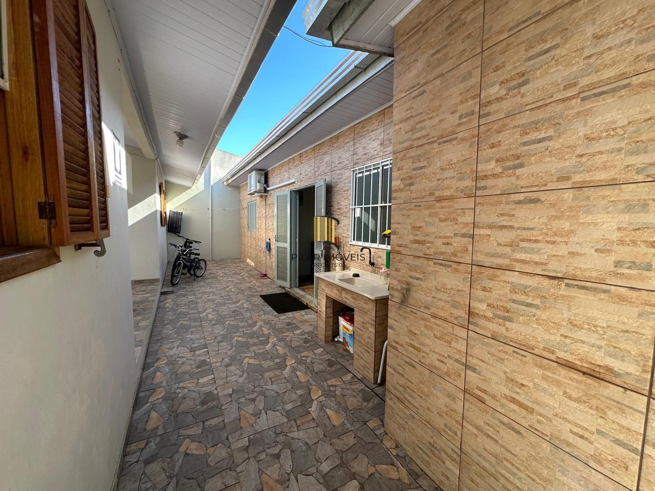 CASA REFORMADA , 4 DORMITORIOS , CHURRASQUEIRA , DESOCUPADA