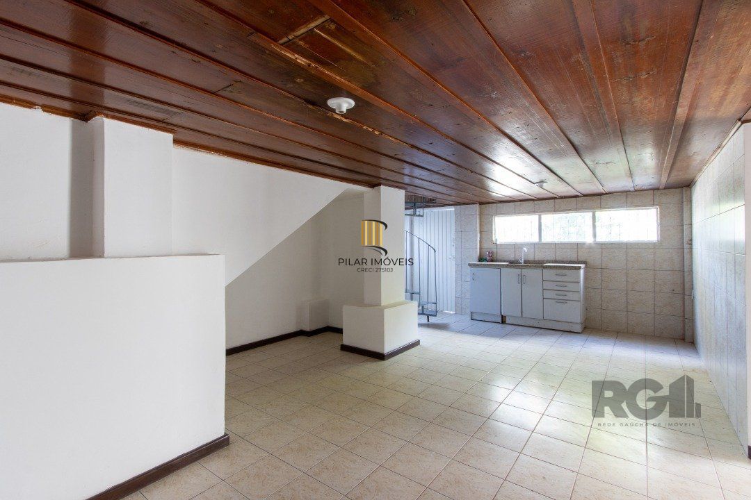 Casa para Venda - 200m², 3 dormitórios, 2 vagas - Cavalhada