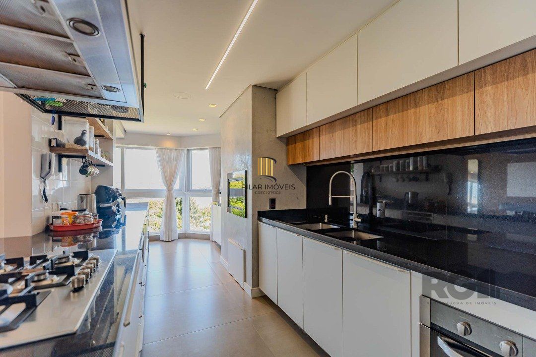 **Apartamento Garden com 3 dormitórios sendo 1 suíte à Venda - Bairro Cristal, Porto Alegre**