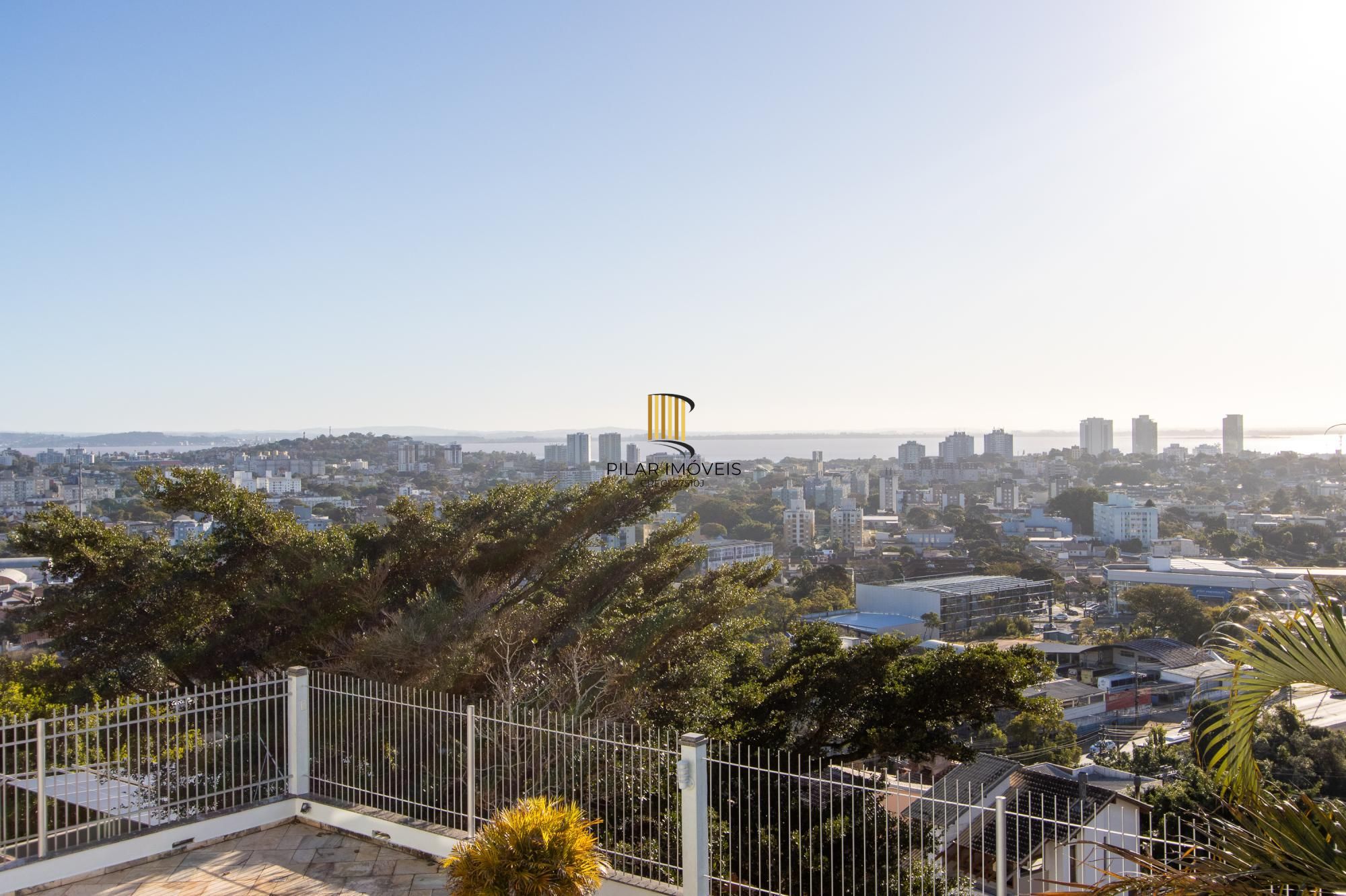 Casa em Condomínio à Venda | 282m² | 3 Suítes | 2 Vagas | Bairro Nonoai - Porto Alegre