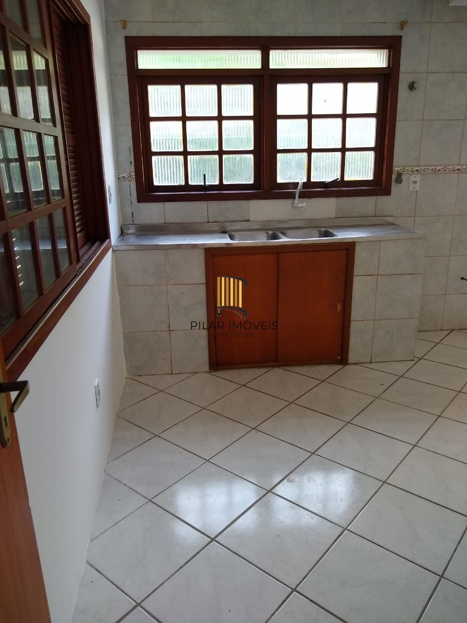 Casa 2 dormitórios no bairro Cristal
