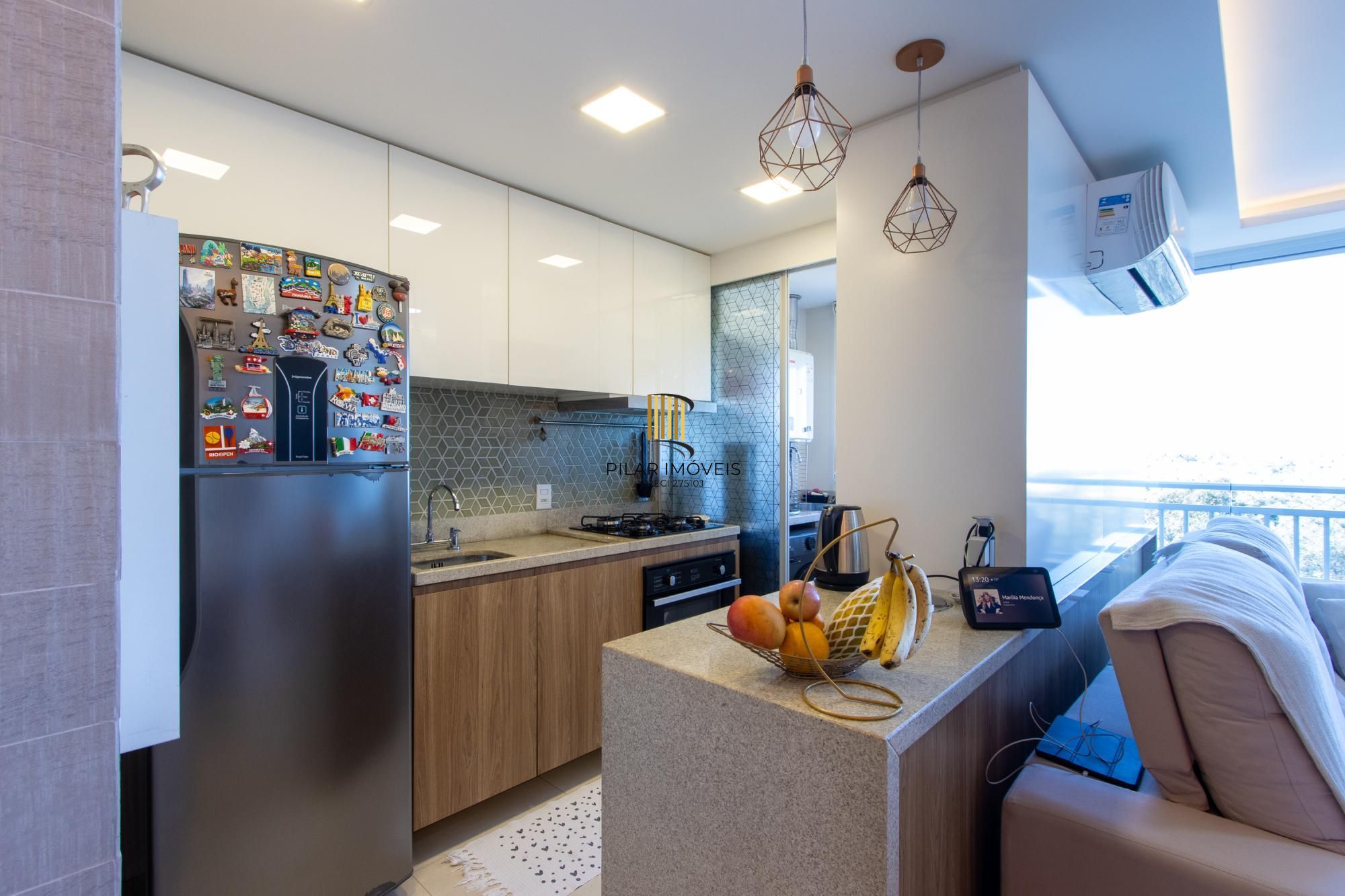Apartamento com 2 quartos, 1 suíte