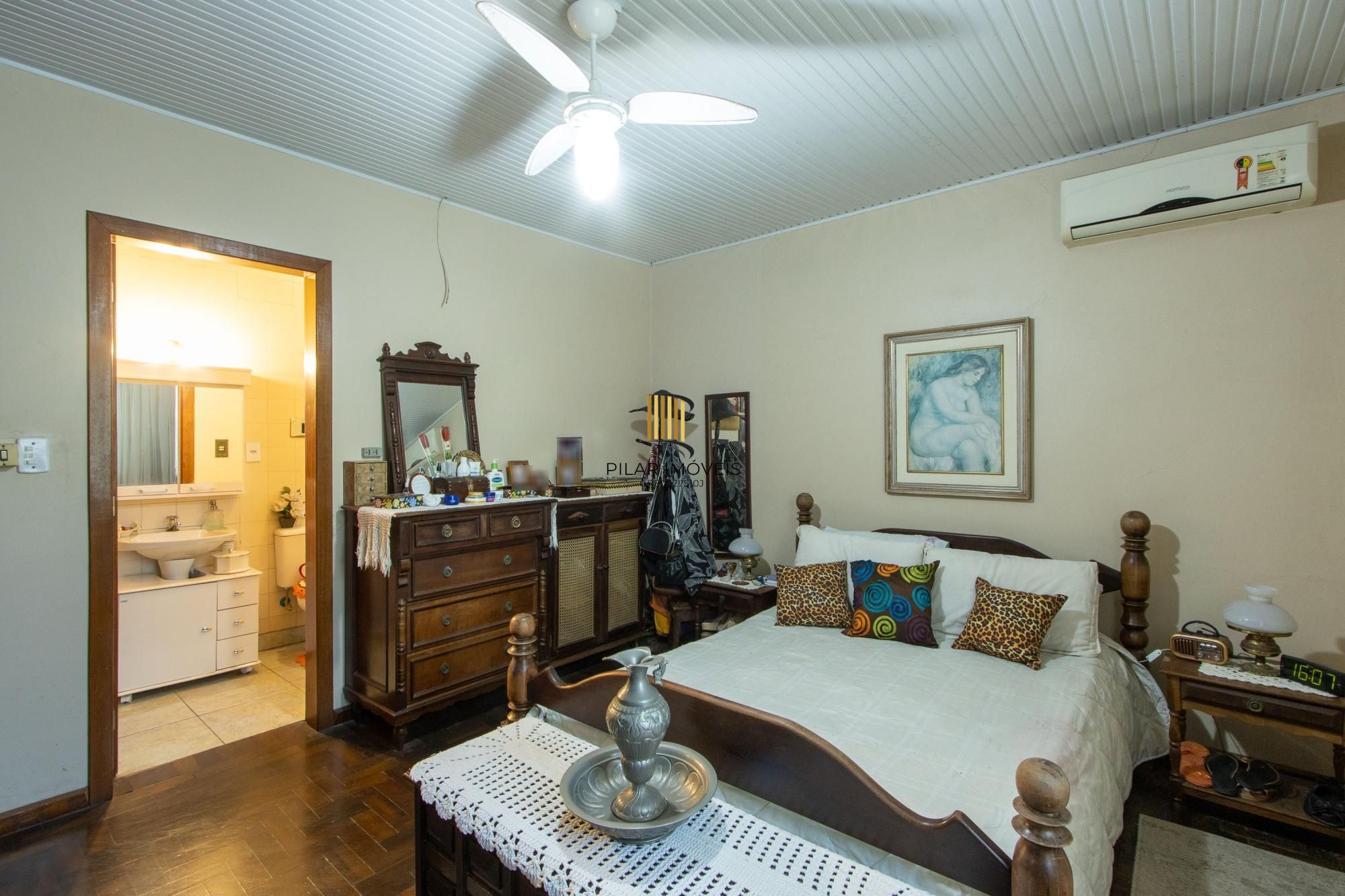 Casa para Venda - 180m², 3 dormitórios, sendo 1 suites, 2 vagas - Ipanema