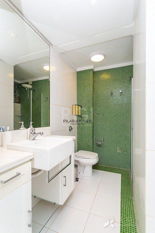 Apartamento para Venda - 110.55m², 3 dormitórios, sendo 2 suites, 1 vaga - Petrópolis