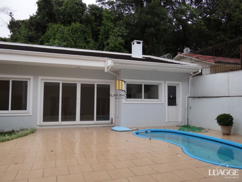 Casa para Venda - 305m², 3 dormitórios, sendo 3 suites, 4 vagas - Nonoai
