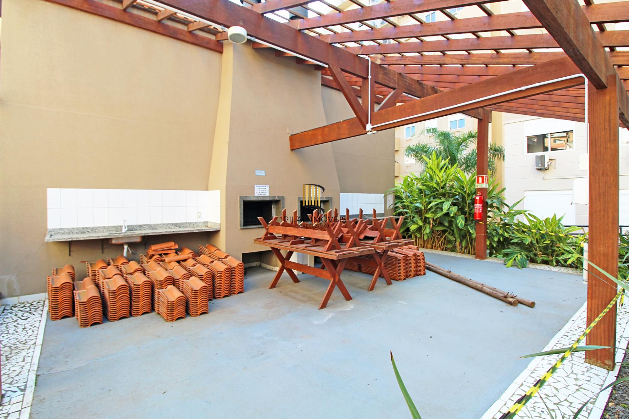 Apartamento de 3 dormitórios, 1 suíte e 2 vagas de garagem cobertas.