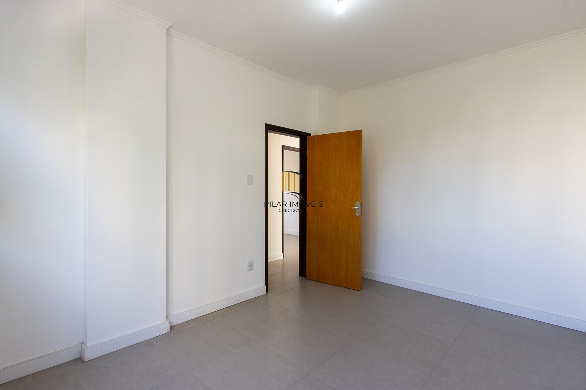 Apartamento à venda no bairro Moinhos de Vento, em Porto Alegre – RS. Com área privativa de 100.73m².