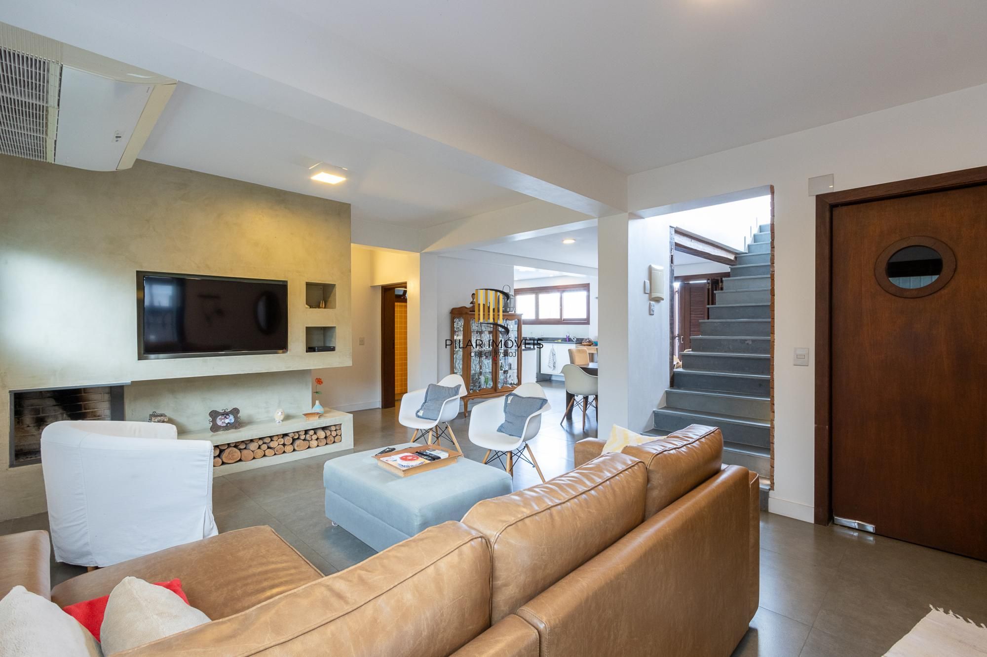 Casa com 6 quartos à venda  bairro Espírito Santo, Porto Alegre.