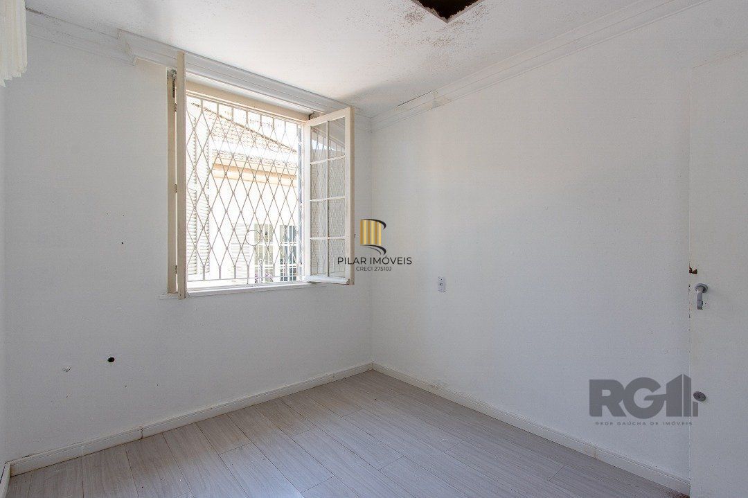 Casa 3 dormitórios no bairro Floresta