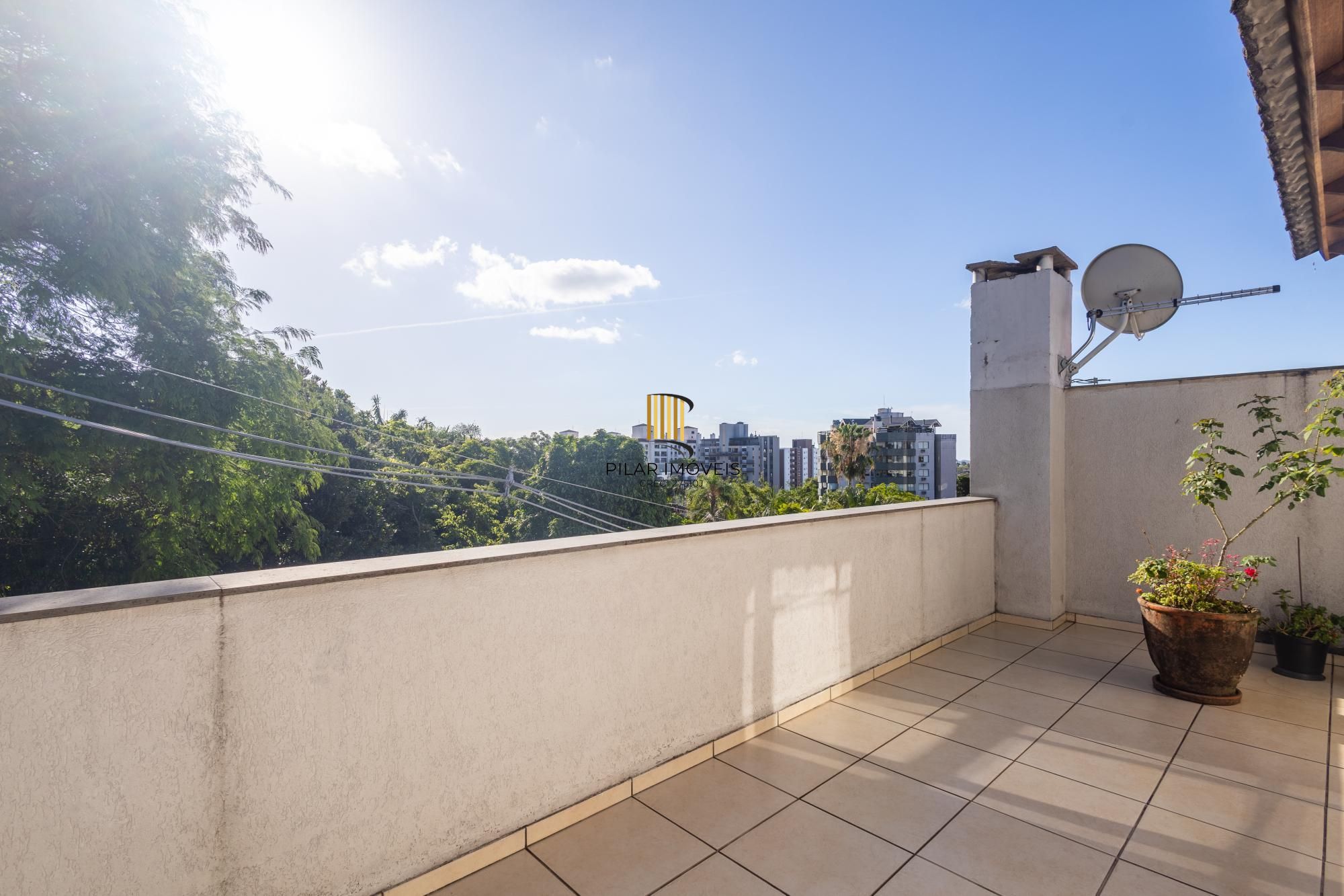 Excelente casa com 214m² privativos na Rua Dona Paulina - Bairro Tristeza!