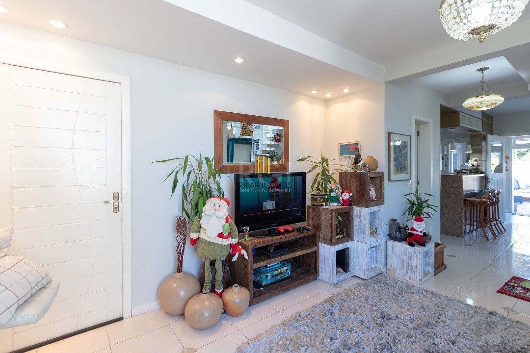 Casa para Venda com 4 dormitórios no bairro Hípica