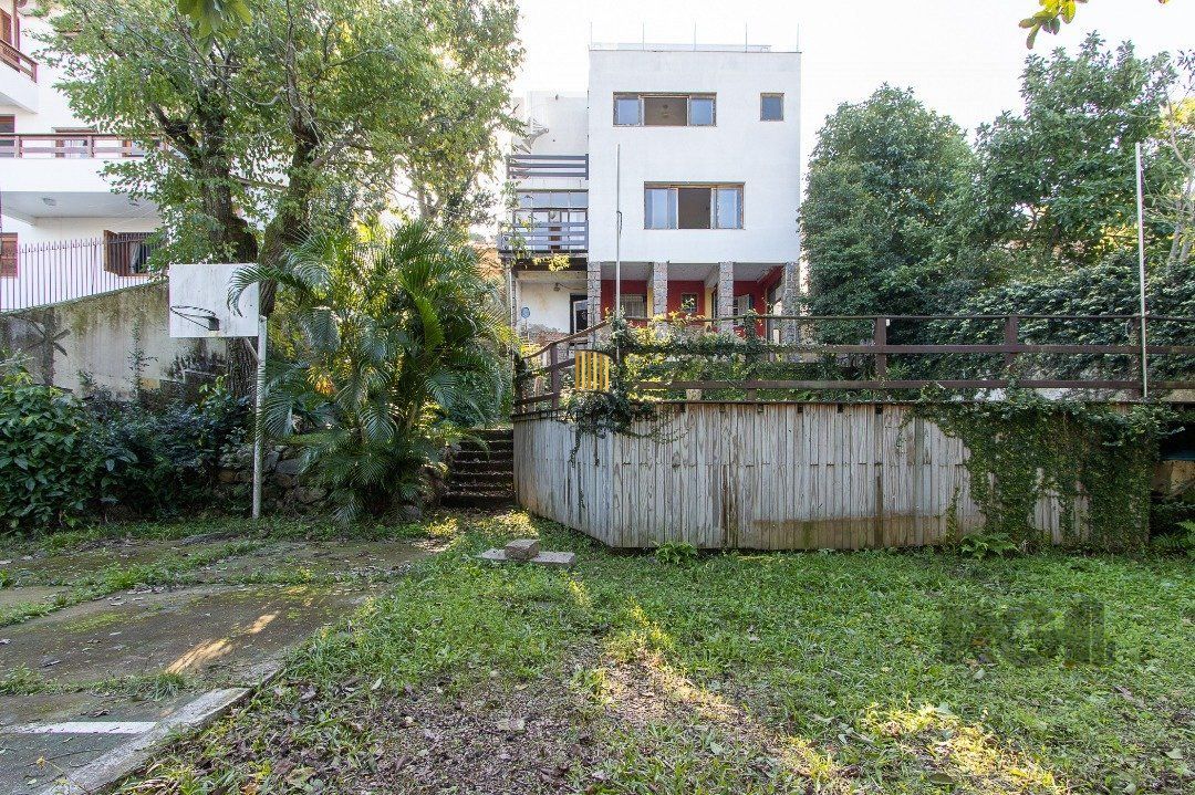 Casa para Venda - 380m², 4 dormitórios, sendo 1 suites, 4 vagas - Vila Assunção