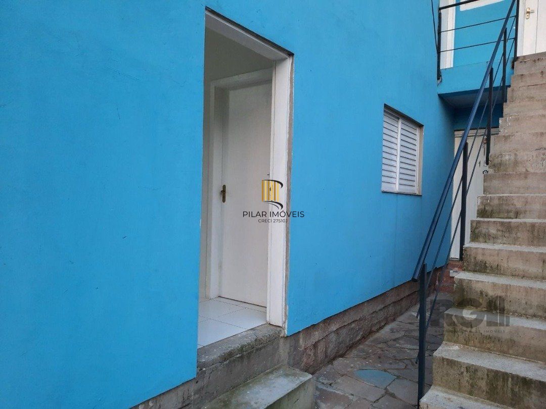 Oportunidade Imperdível: Prédio com 4 Apartamentos, Pátio e 2 Vagas de Garagem