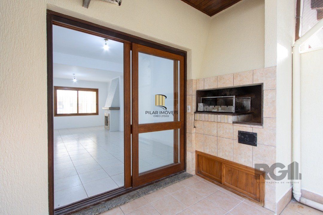 Casa de Condomínio 3 dormitórios no bairro Cavalhada