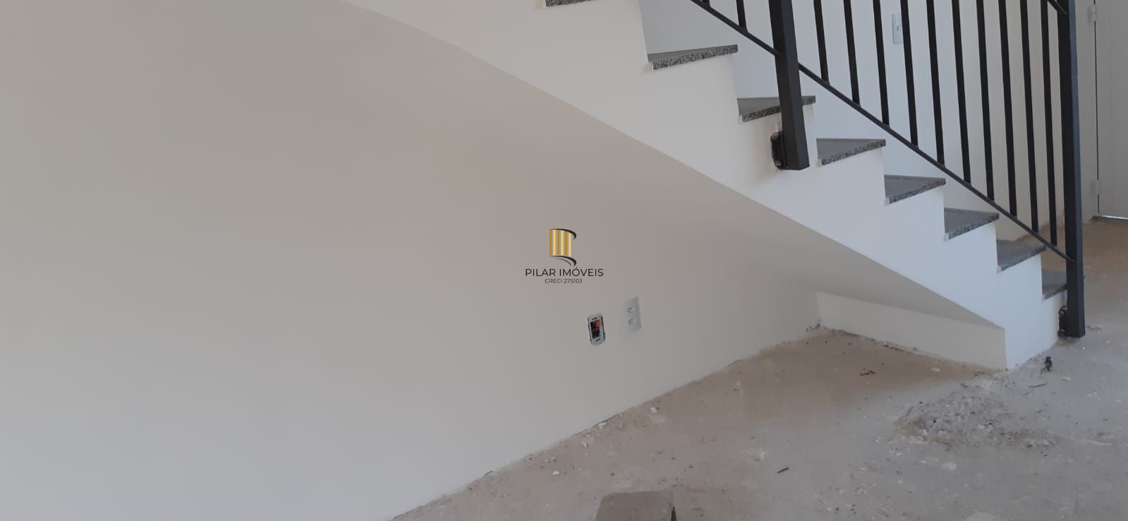 CASA EM CONDOMINIO FECHADO PARA VENDER  NO BAIRRO CAMPO NOVO - 02 QUARTOS - 01 VAGA