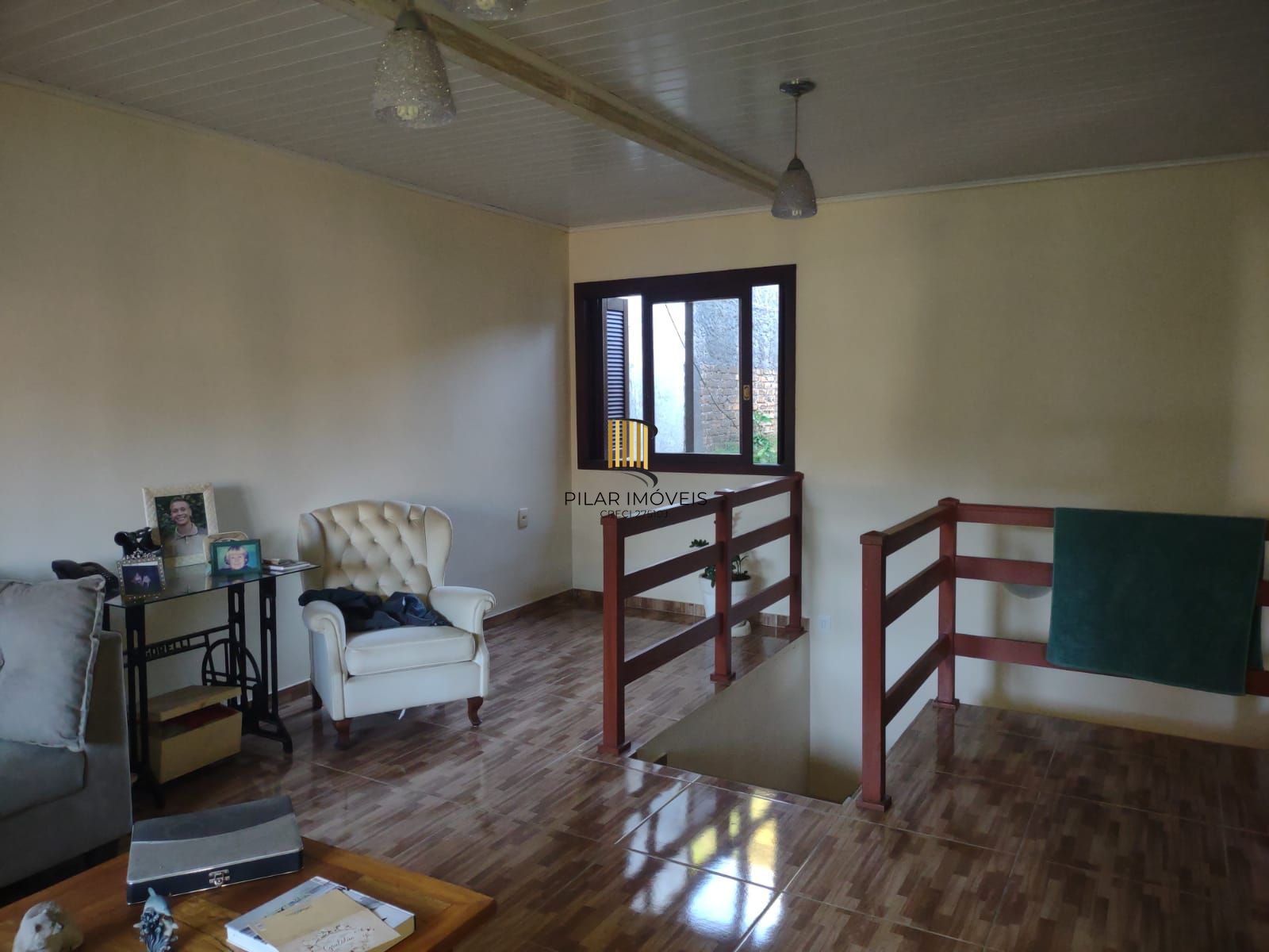 Casa com 4 quartos, suíte, piscina, lareira, churrasqueira em um terreno de 616m².