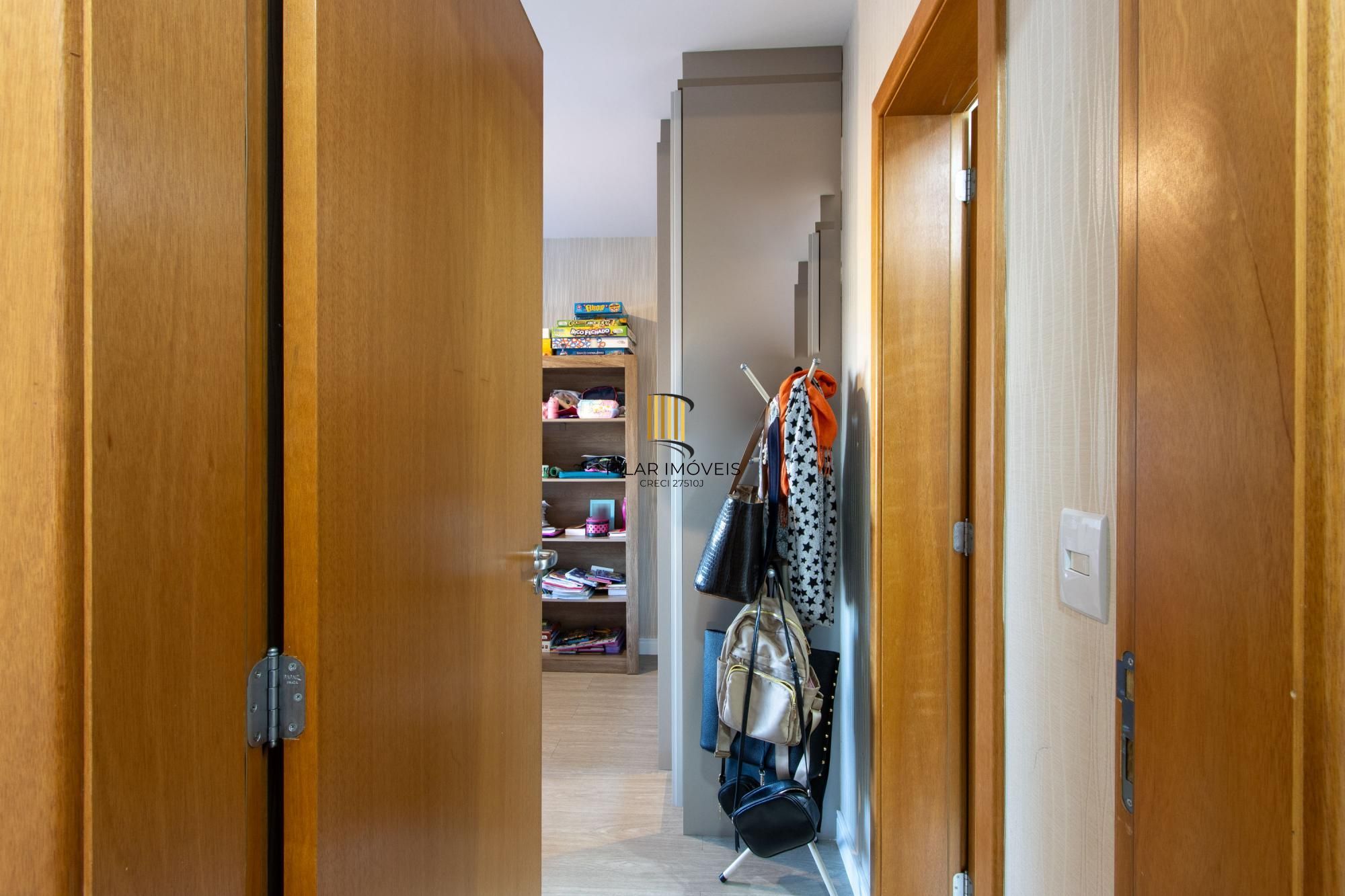 Apartamento de 62m²,  2 dormitórios com suíte, churrasqueira, vaga coberta, infraestrutura completa, na zona sul de Porto Alegre.