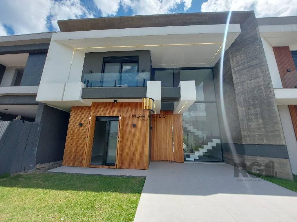 Casa de Condomínio 4 dormitórios no bairro Centro