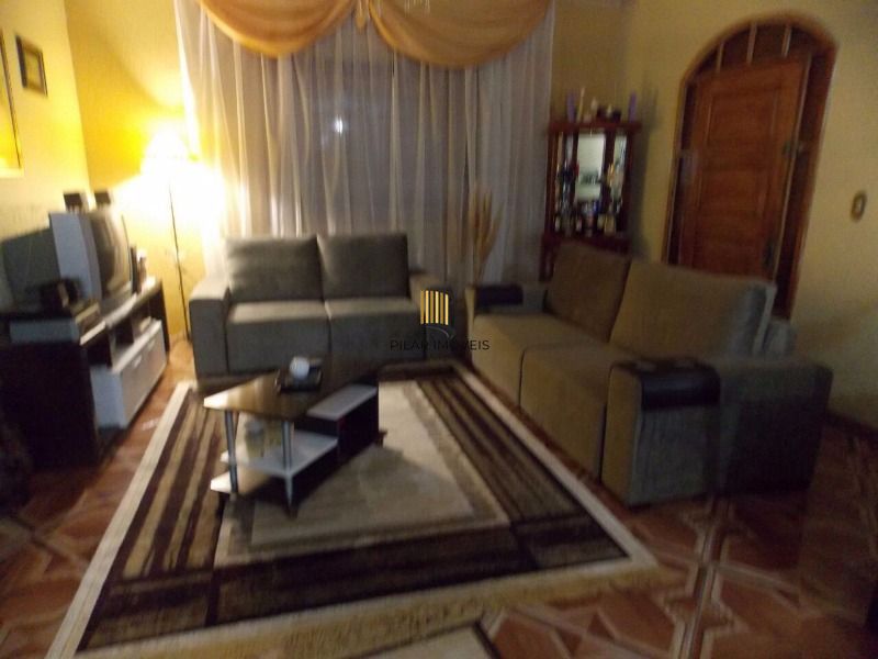 Casa para Venda - 150m², 2 dormitórios, 5 vagas - Ponta Grossa