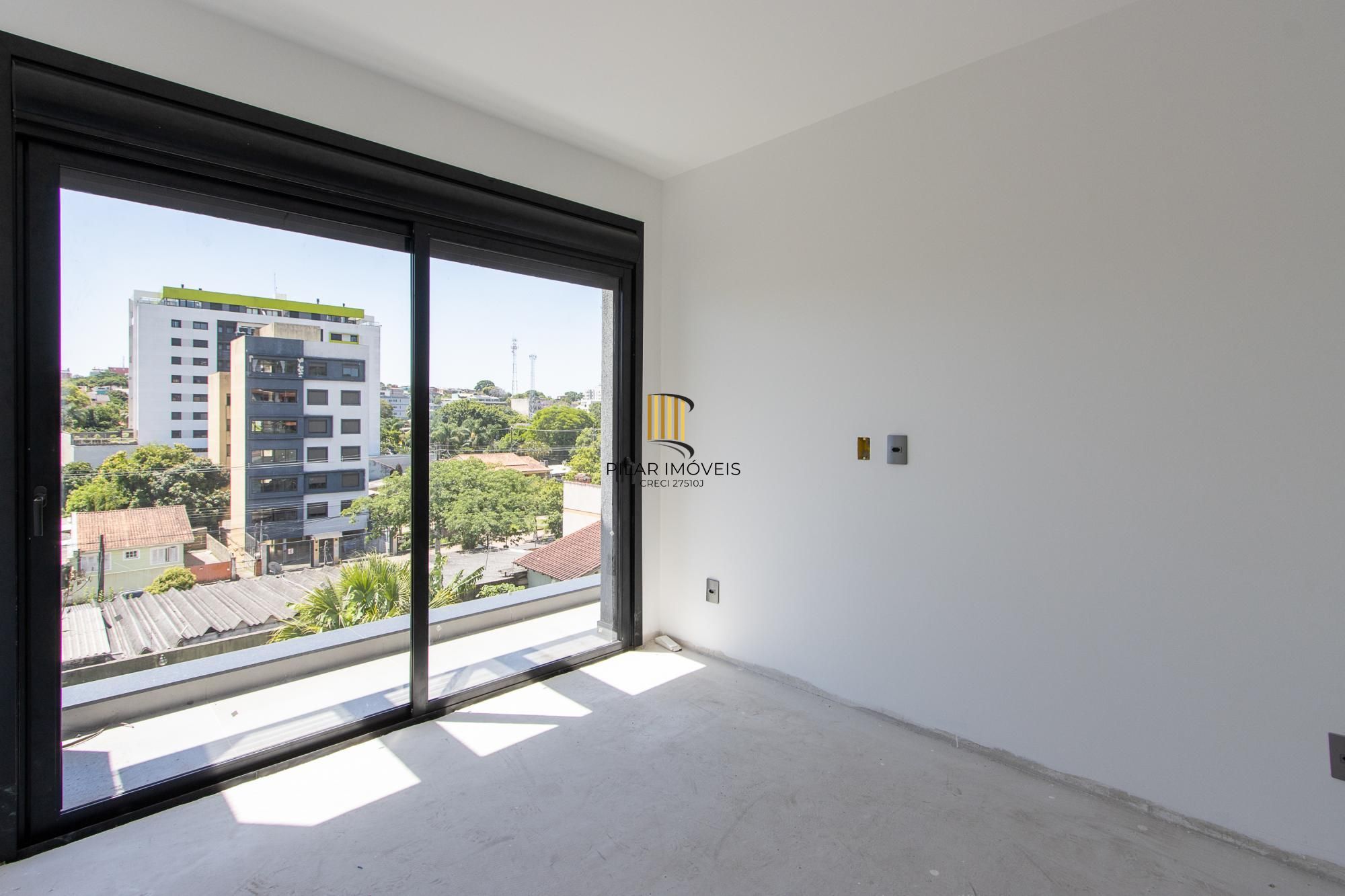 Casa em condomínio com conforto e exclusividade no bairro Tristeza