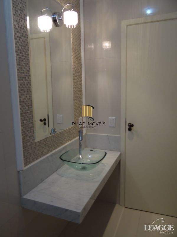 Casa para Venda - 305m², 3 dormitórios, sendo 3 suites, 4 vagas - Nonoai