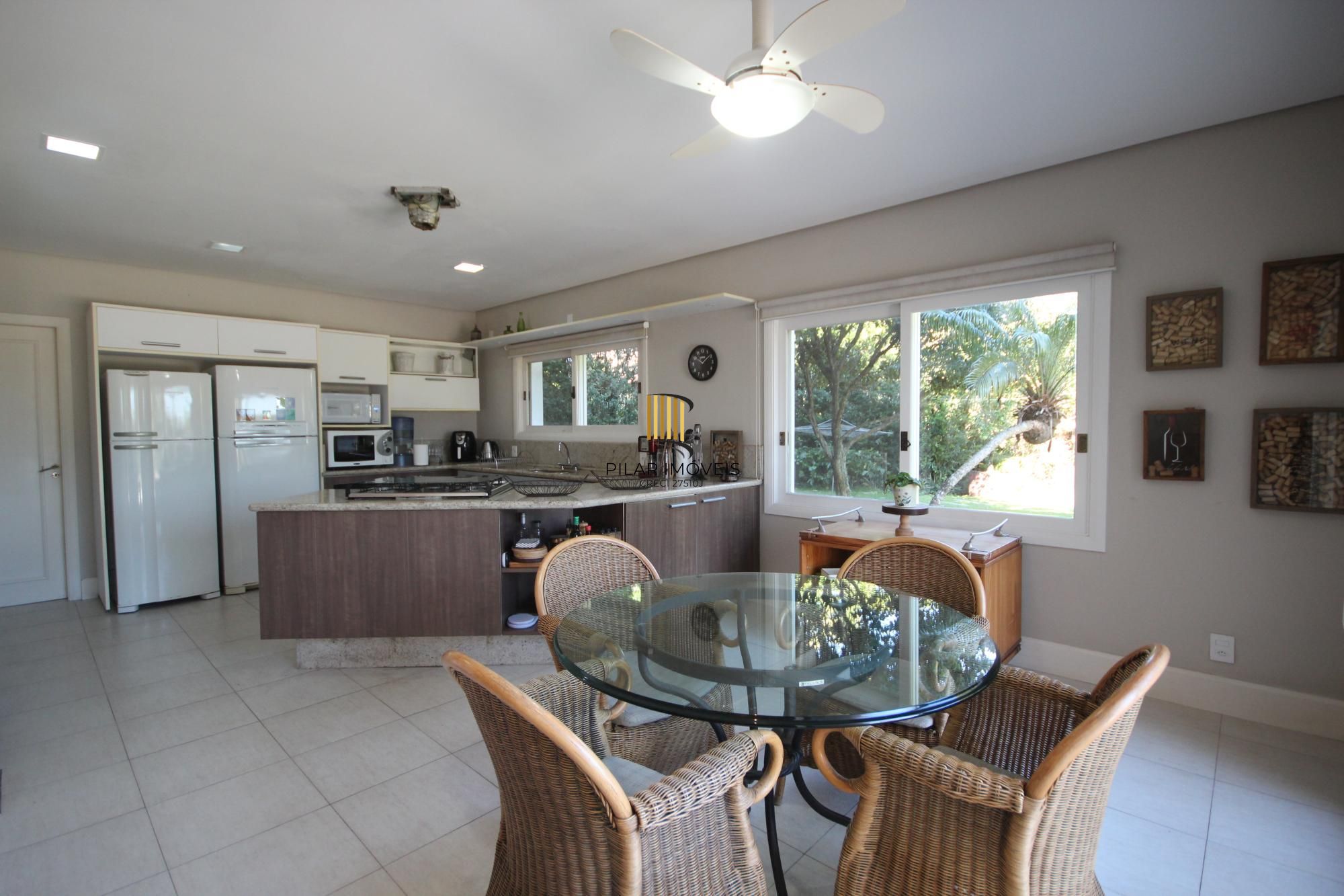 Casa Alto Padrão em Condomínio Fechado - 4 Suítes, Vista Panorâmica