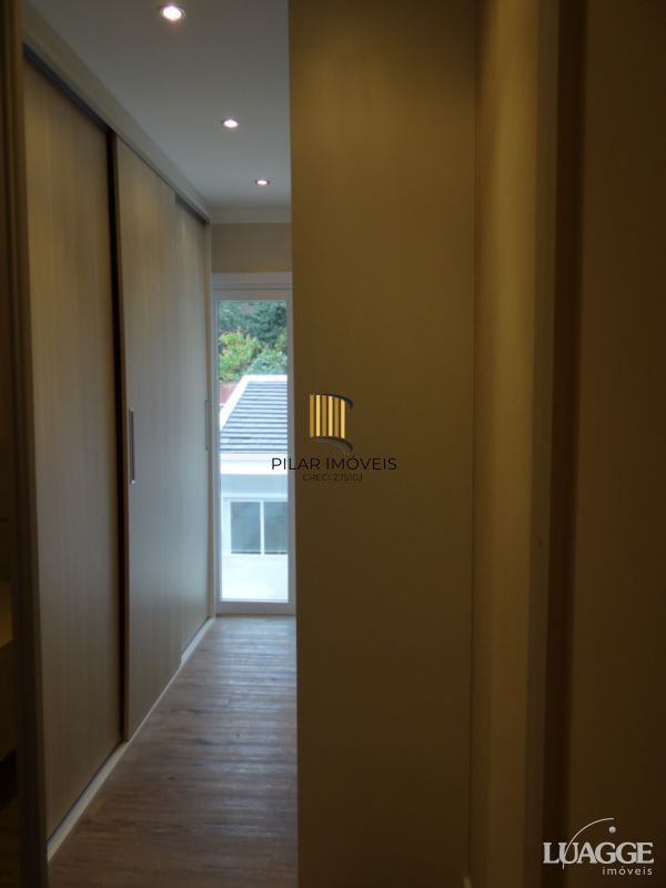 Casa para Venda - 305m², 3 dormitórios, sendo 3 suites, 4 vagas - Nonoai