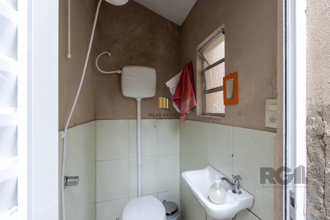 Casa para Venda - 126.89m², 3 dormitórios, 5 vagas - Azenha