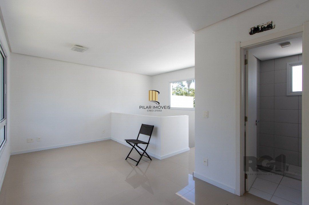 Casa em Condomínio, 197m², 3dormitórios, bairro Glória