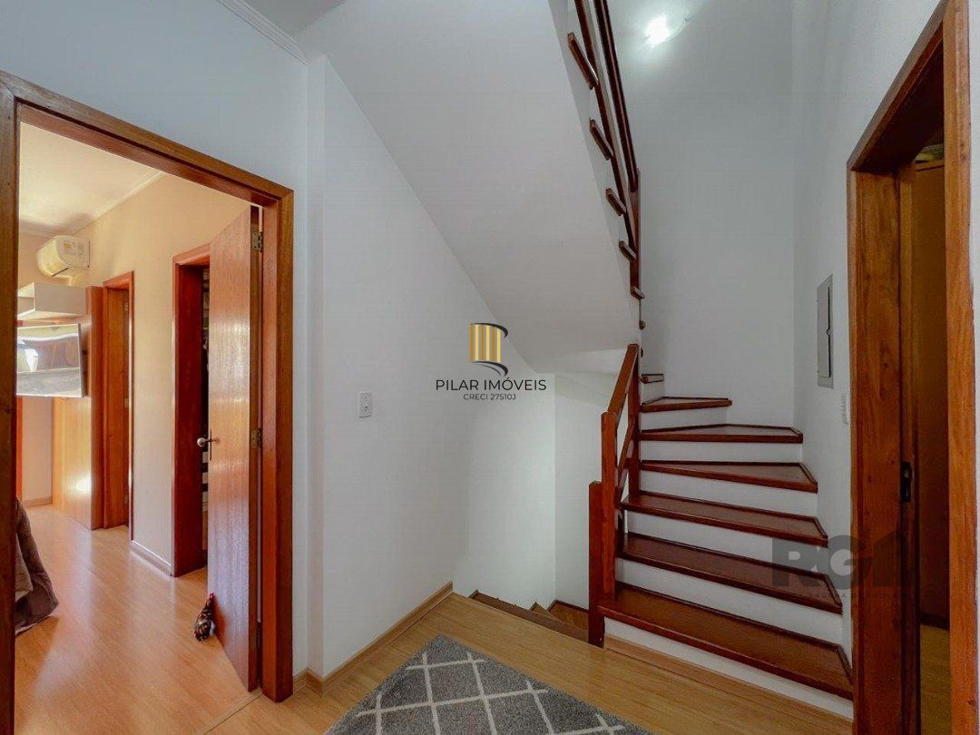 Casa Condominio para Venda - 202m², 3 dormitórios, sendo 1 suites, 2 vagas - Ipanema/ Jardim Verde