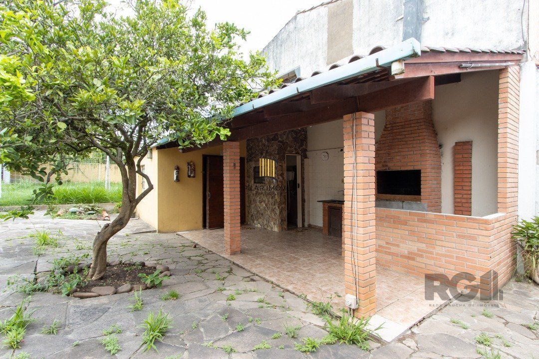 Casa para Venda - 205.5m², 3 dormitórios, sendo 2 suites, 3 vagas - Vila Nova