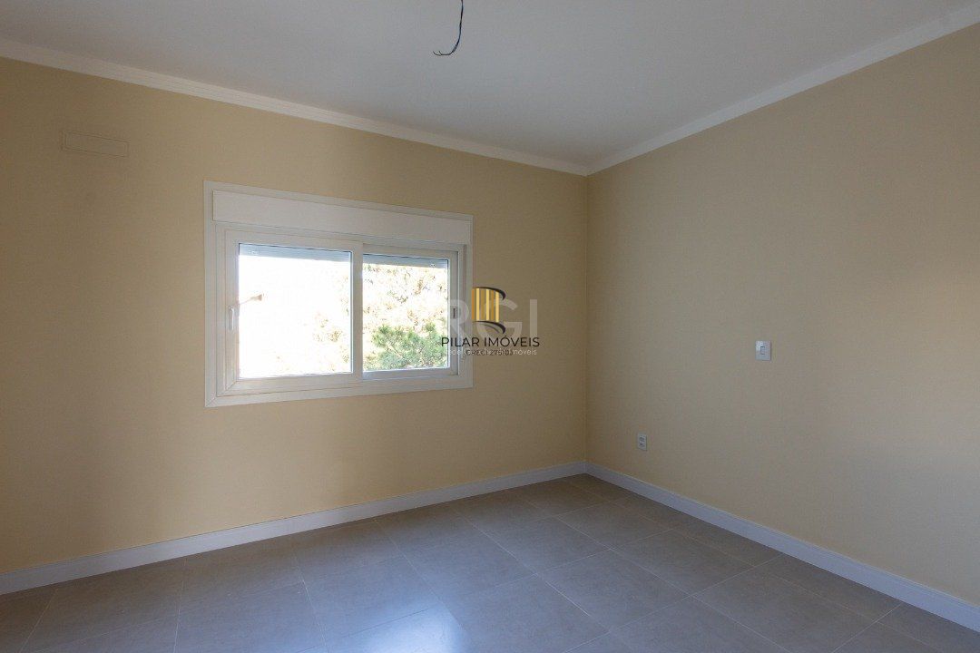 Casa 3 dormitórios no bairro Hípica