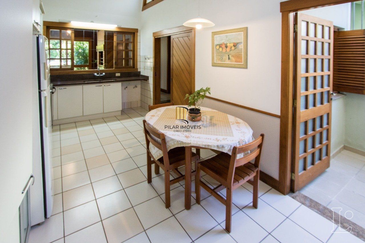 Casa para Venda - 427m², 4 dormitórios, sendo 1 suites, 4 vagas - Jardim Isabel