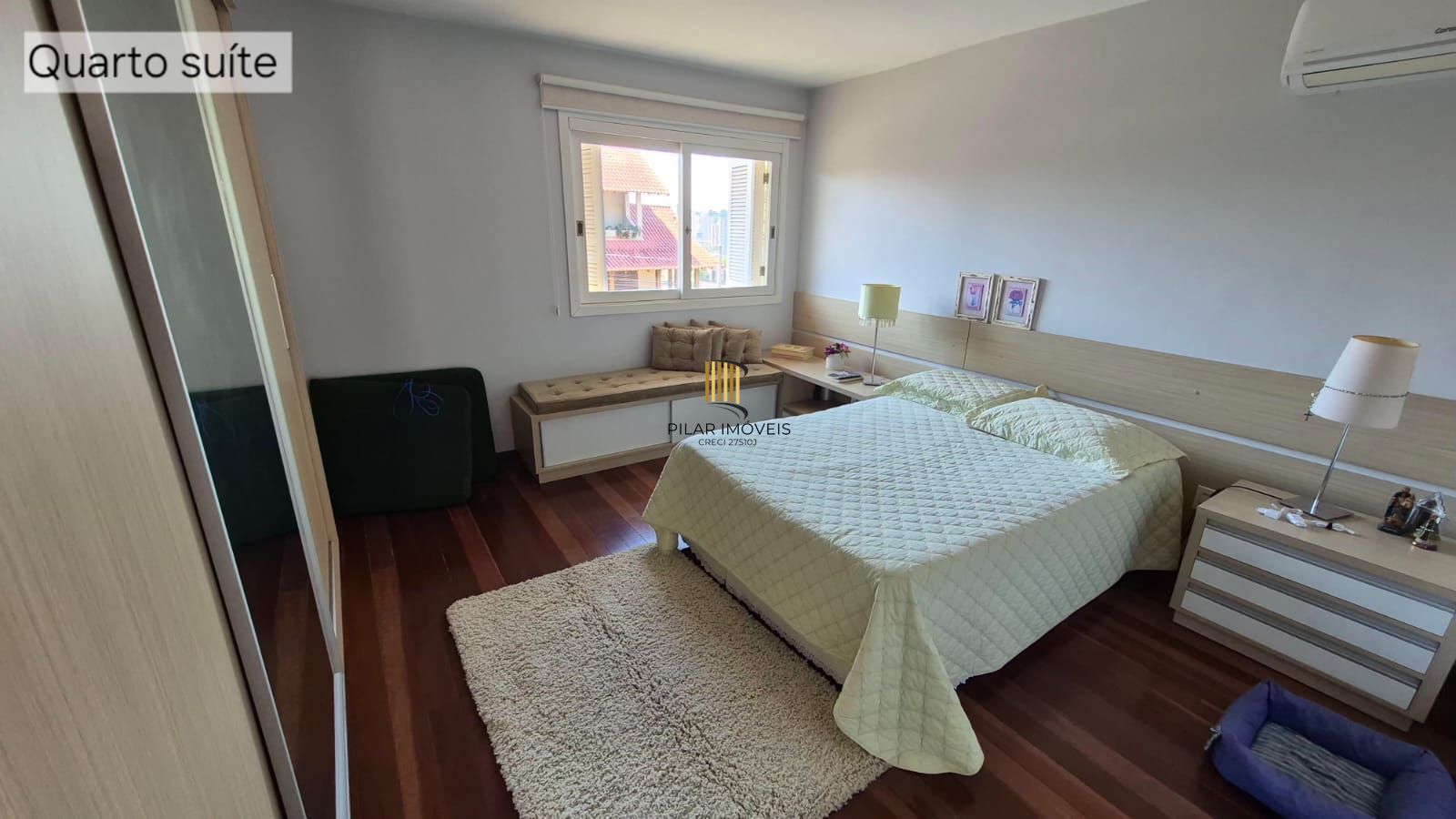 Excelente casa de 4 dormitórios, 1 suíte e 2 vagas em Novo Hamburgo.