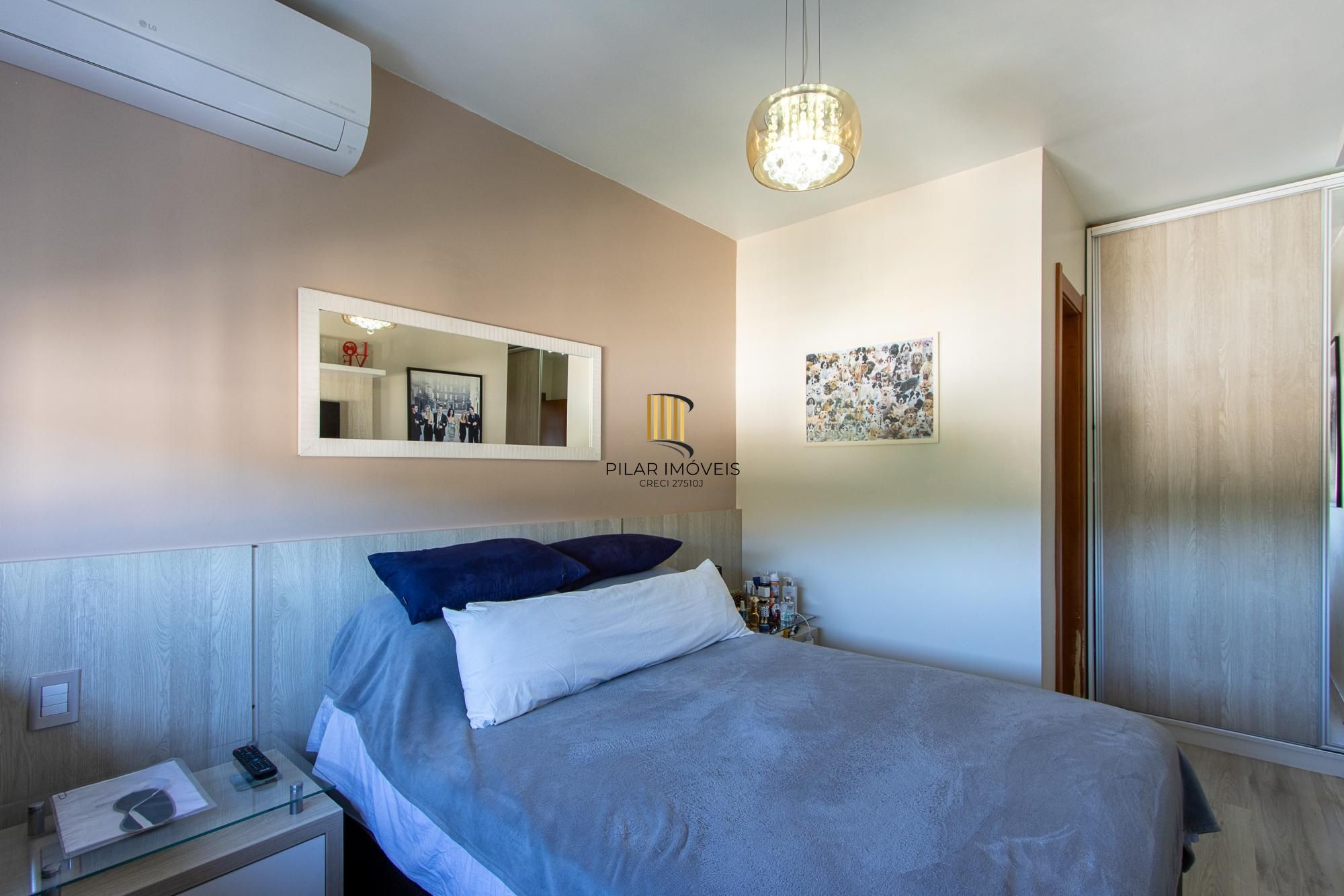 Apartamento, 2 dormitórios e 1 vaga, bairro Jardim Carvalho.