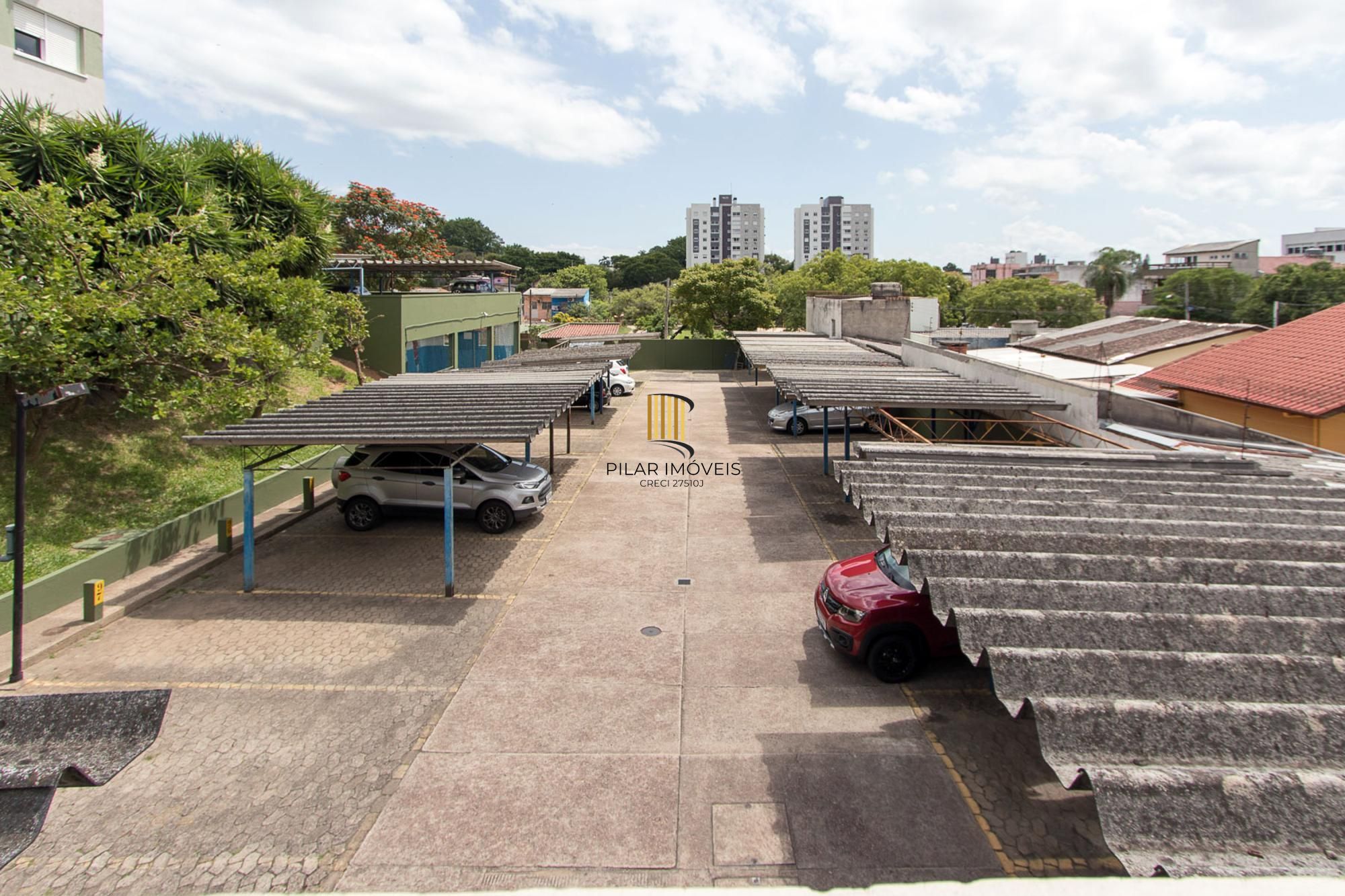 Apartamento, desocupado, 2 dormitórios e vaga escriturada, elevador -Cavalhada