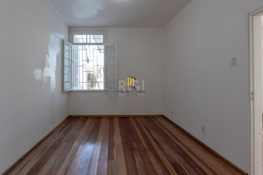Casa para Venda - 180.2m², 3 dormitórios, 3 vagas - Medianeira