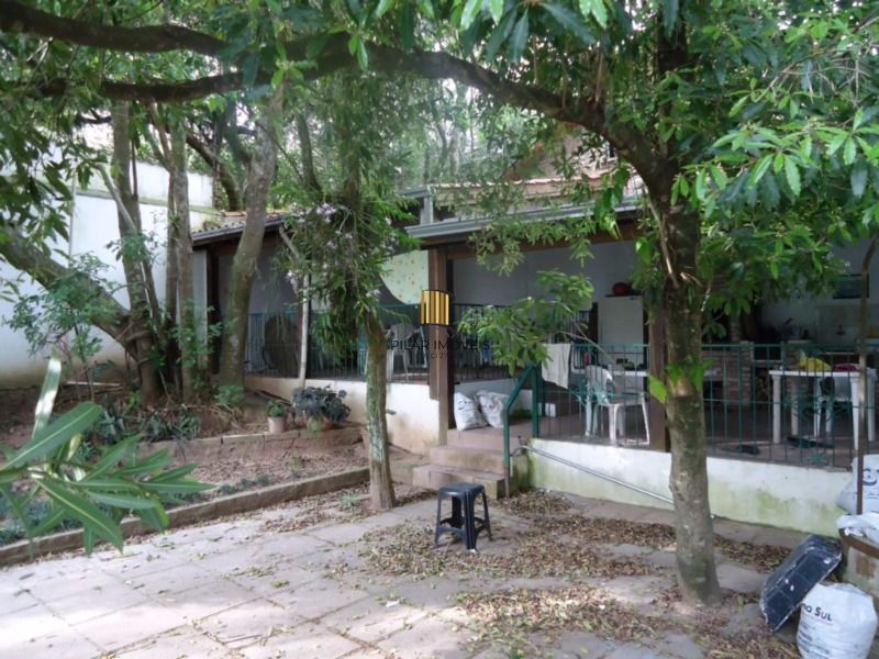 Casa para Venda - 290m², 3 dormitórios, sendo 1 suites, 3 vagas - Nonoai