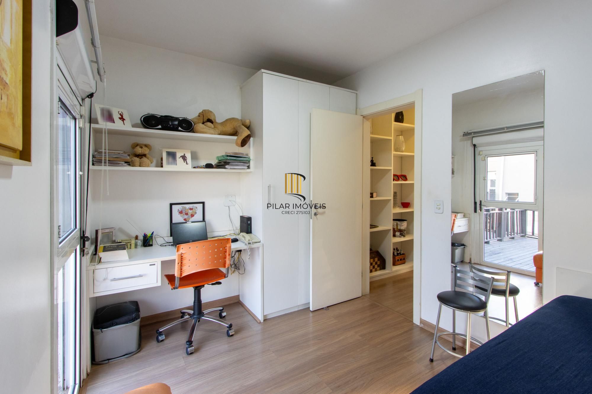 Casa de Condomínio 3 dormitórios no bairro Cavalhada