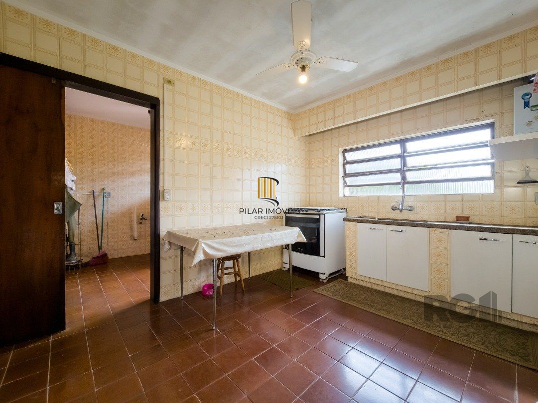 Casa 4 dormitórios no bairro Teresópolis