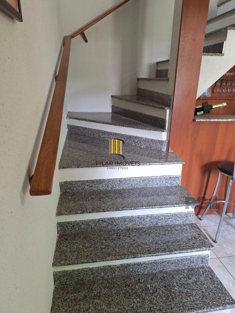 Casa 3 dormitórios no bairro Jardim Algarve